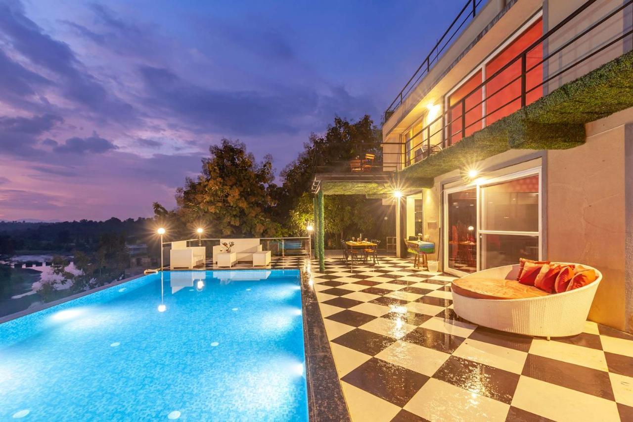 Stayvista'S Vine & Splash - Riverside Villa With An Infinity Pool And Indoor Games Karjat Εξωτερικό φωτογραφία